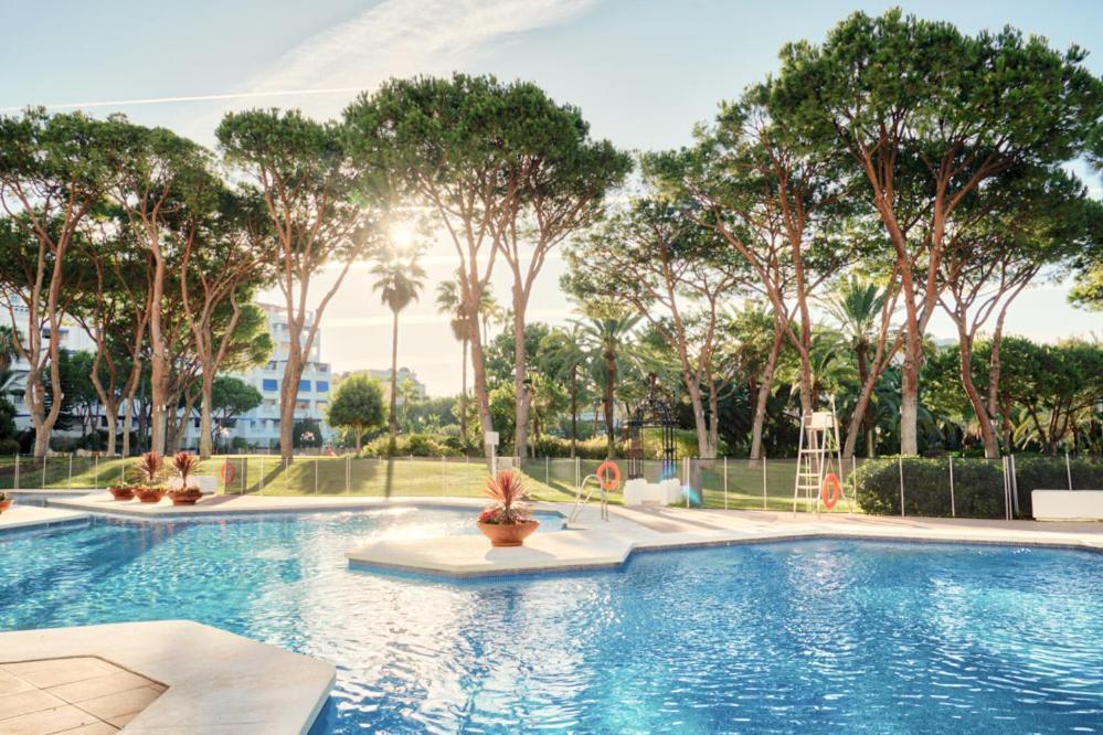 Playas Del Duque, Puerto Banus, Golf .Playa Y Compras Lejlighed Marbella Eksteriør billede